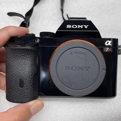SONY α7R ILCE-7R Sony Alpha ILCE-7R (A7R) review: A compact full-frame ILC that