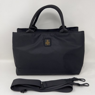 

Сумочка Woman Refrigiwear Day Маленькая сумочка черного цвета с плечевым ремнем