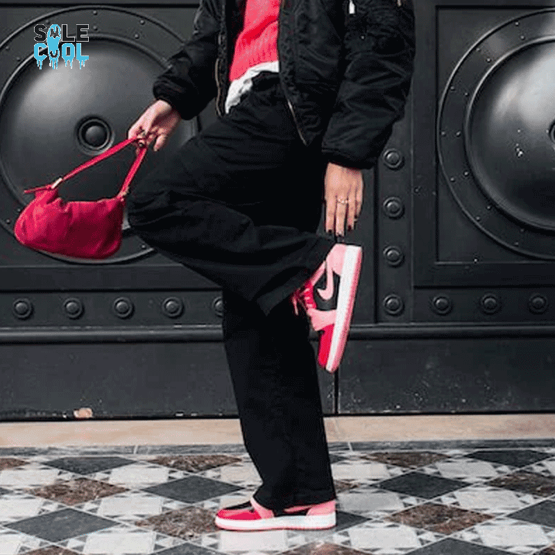 Air Jordan 1 Mid (GS) - Coral Chalk / Pinksicle - 554725 662