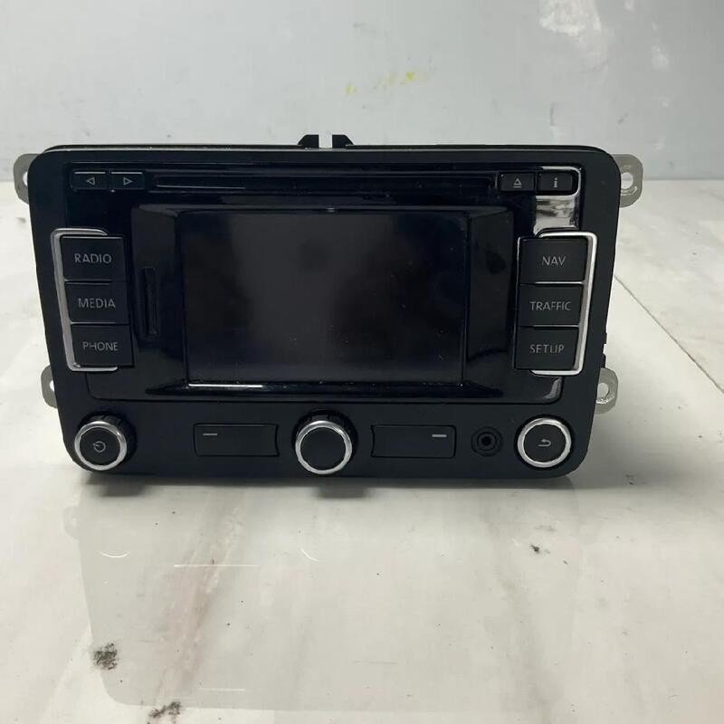 LETTORE CD E SISTEMA NAVIGATORE SATELLITARE VOLKSWAGEN TOURAN (1T) (08/10>) 1.6