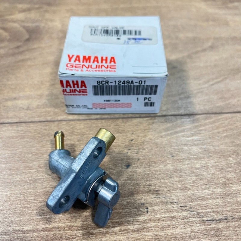 YAMAHA OEM NOS RADIATOR COOLANT PETCOCK / 8CR-1249A-01 / Snowmobile