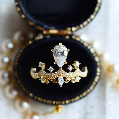Luxury Gold Crown Wedding Band with AAA Cubic Zirconia Inlay for Women