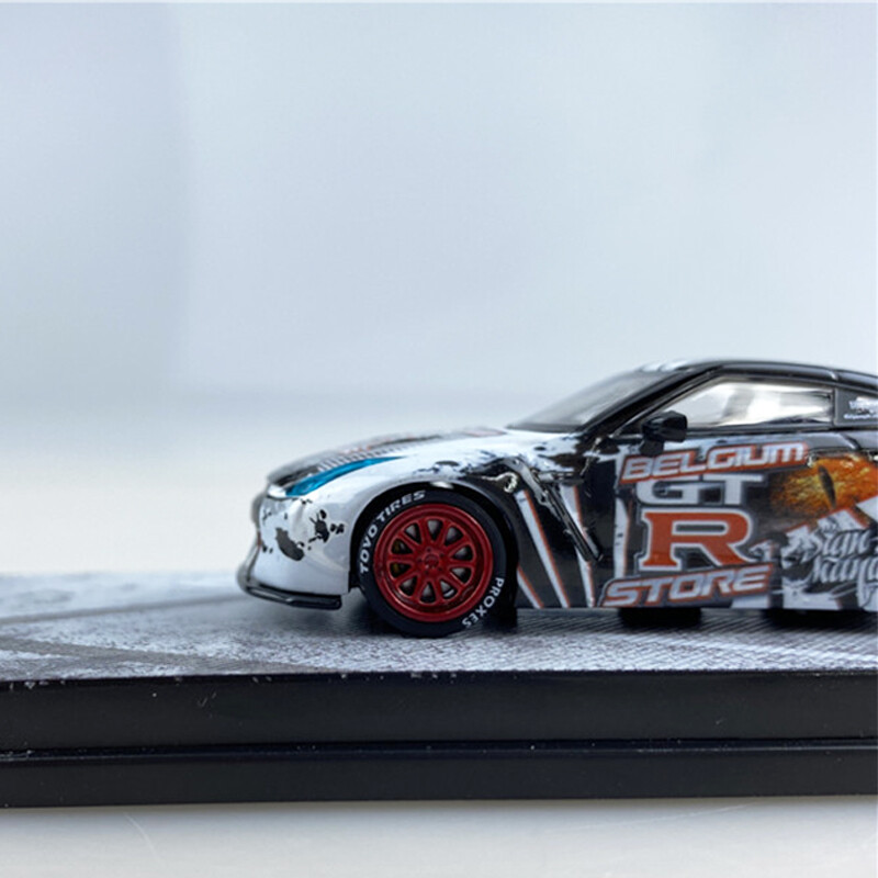 ミニカー 1/64 ignition model LBWK GT-R R35 1/64 Ignition Model LB WORKS Nissan GT-R R35 type2 Silver w