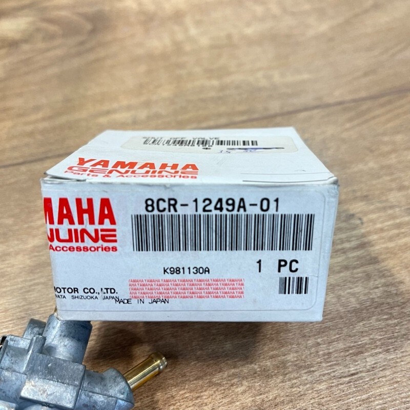 YAMAHA OEM NOS RADIATOR COOLANT PETCOCK / 8CR-1249A-01 / Snowmobile