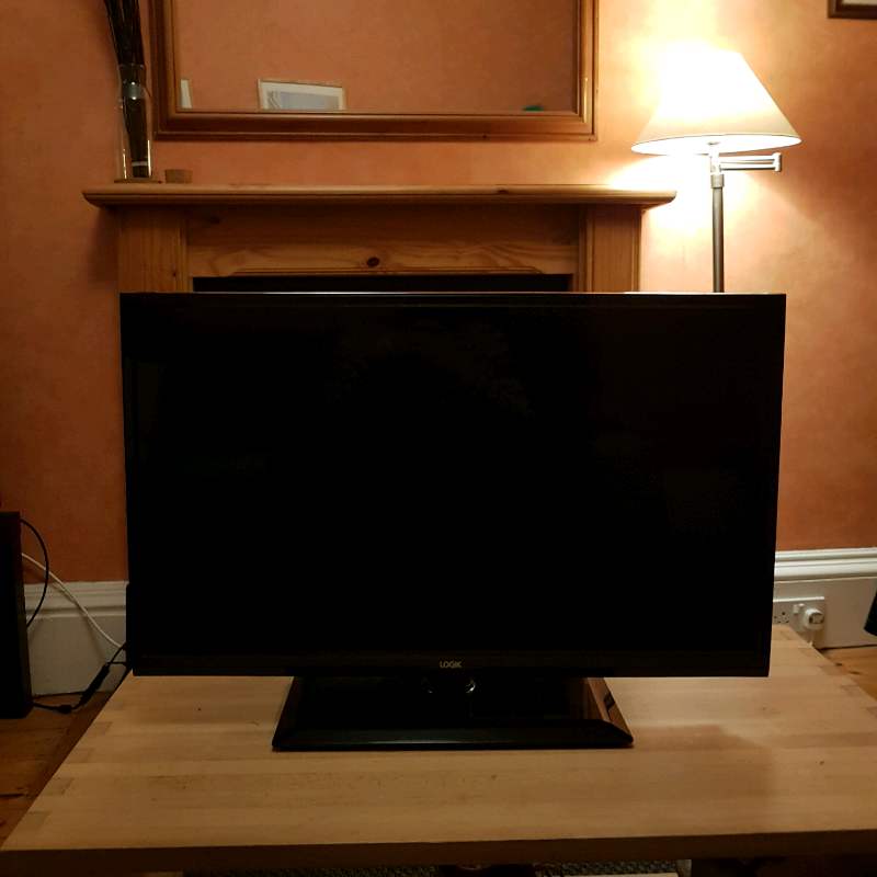 32" Logik TV L32HED13A. Perfect working condition. Collection Only. in Edinburgh City Centre