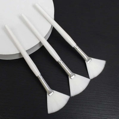 3pcs Practical Facial Brushes Fan Makeup Brushes Soft Portable Mask Brushes