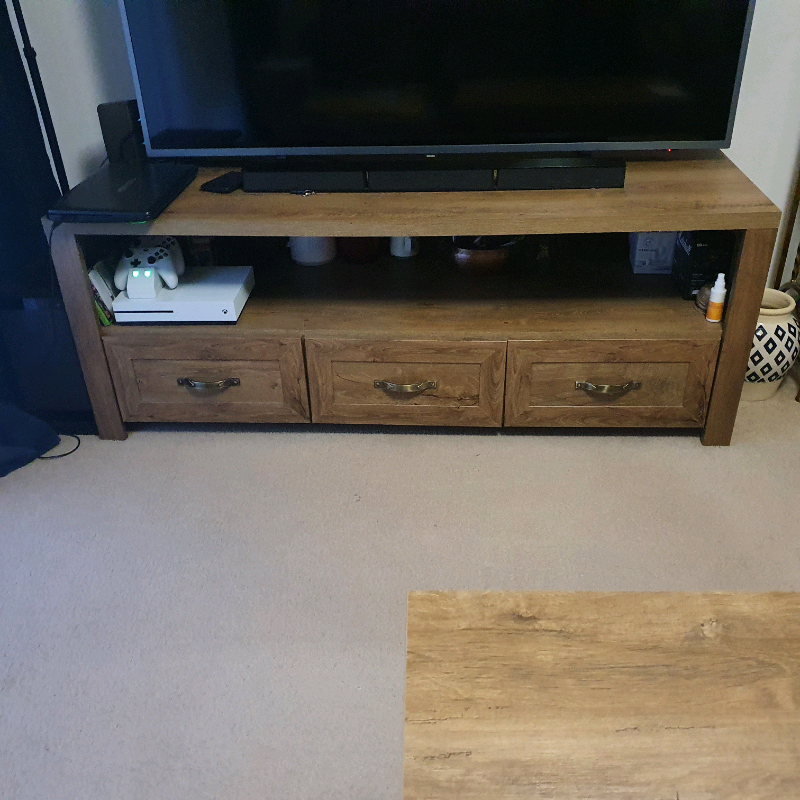 Tv unit/bench in Salford, Manchester Gumtree