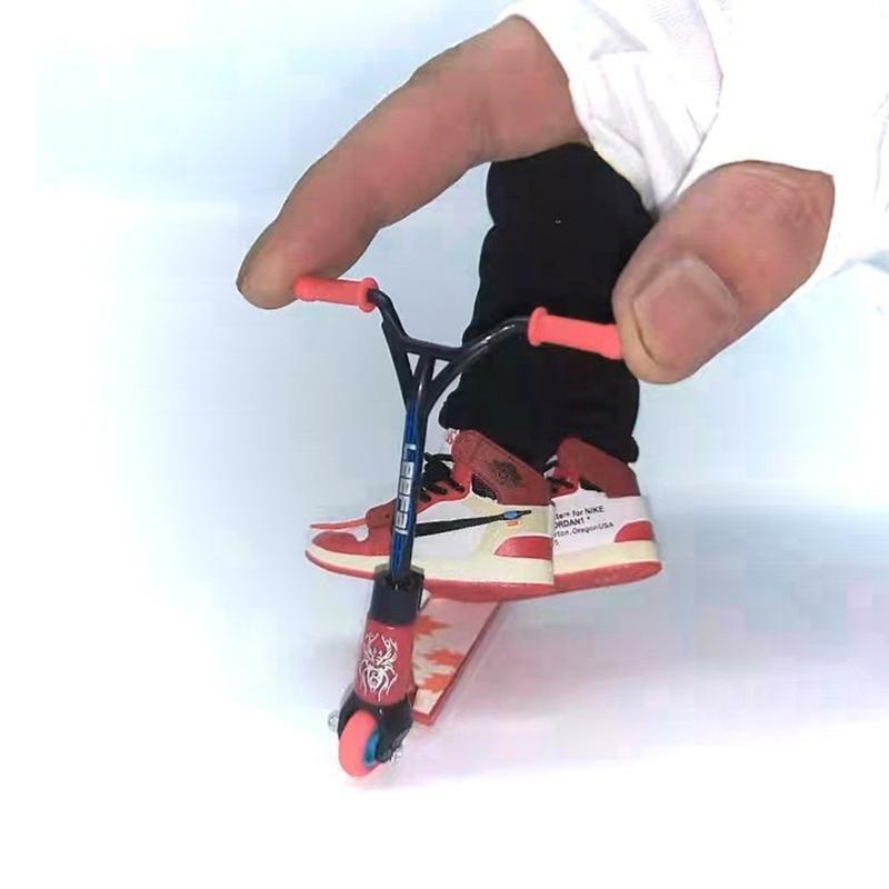 Mini Finger Scooter Two Wheel Skateboard Fingerboard Kids Gift Novelty B