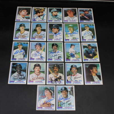 Detroit Tigers Signed 1982 Topps Baseball Card Lot (22) Autograph ZJ14039