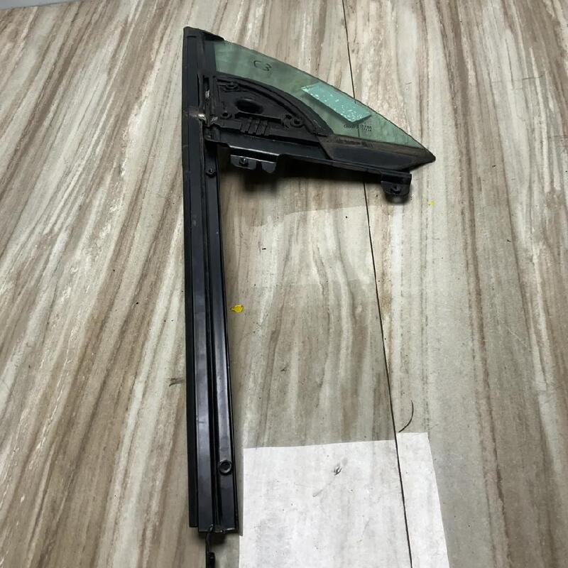 FISSO PORTA ANTERIORE DESTRO CITROEN C3 PLURIEL (05/03>11/10<) 1.4 CBR 2003