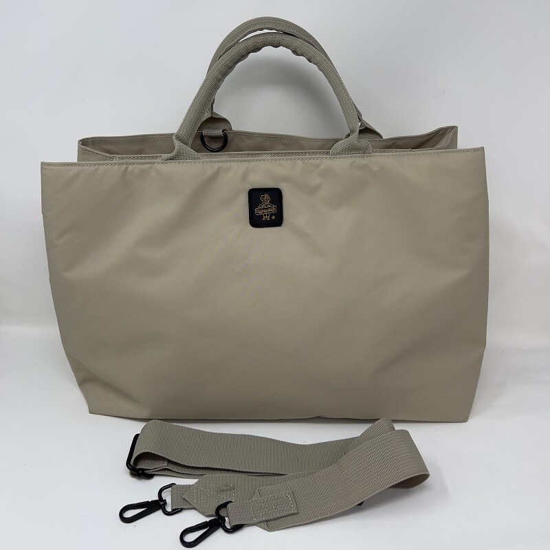 

Сумочка Woman Refrigiwear Day Handbag Песочно-бежевый с плечевым ремнем