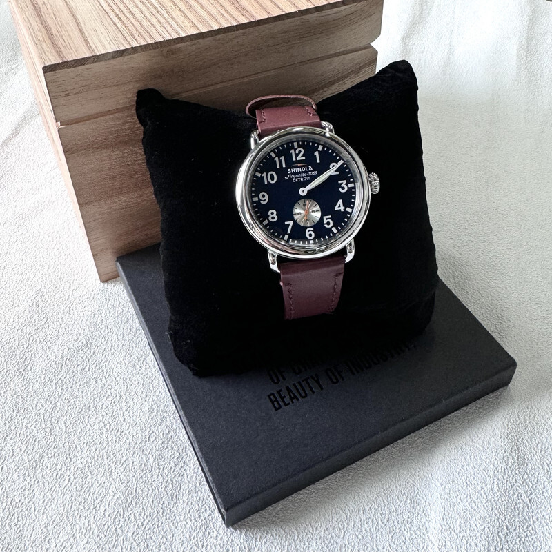 Pre-owned Shinola Runwell Midnight Blue Dial Red Leather Strap Mens Quartz Watch 41mm