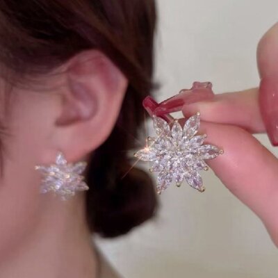 Gorgeous Christmas Crystal Snowflake Earrings Stud Drop Dangle Women Jewelry