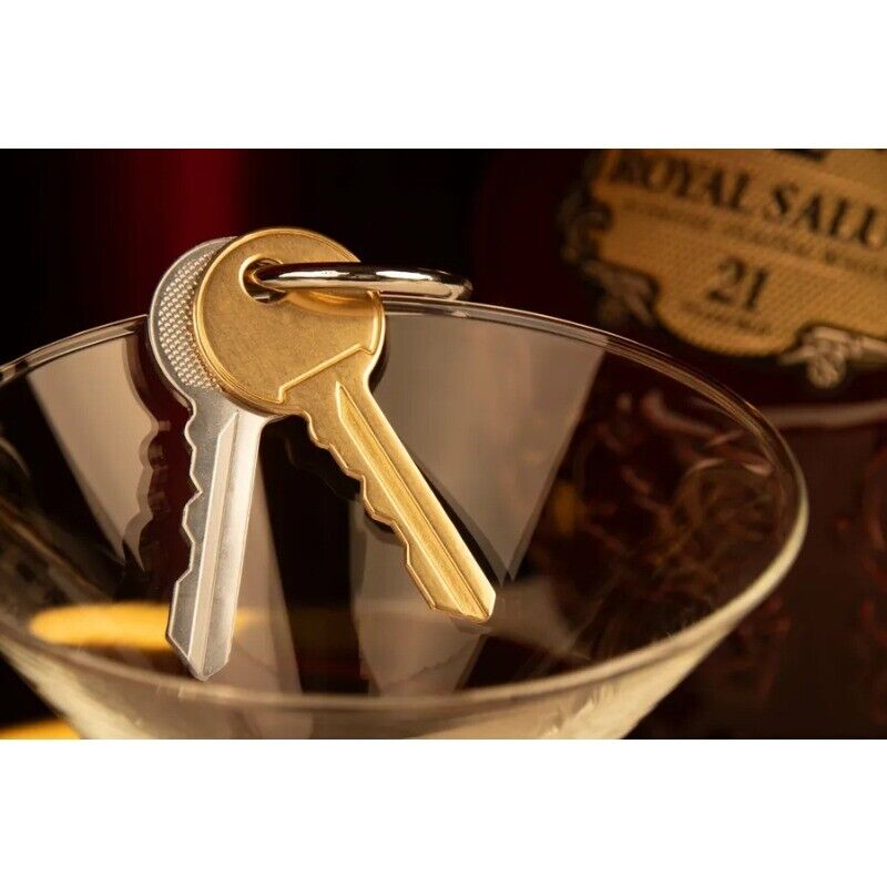 Scotch and Whiskey (Deluxe Edition) Illusions Gimmicks Street Magic Tricks