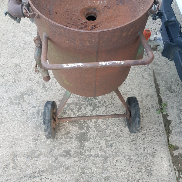 Sandblaster for sale in UK 45 secondhand Sandblasters