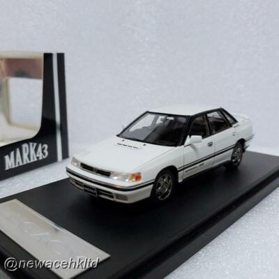 Subaru Legacy ホワイトミニカー 1/43 Subaru Legacy 2010 White 1/43 Scale Box Mini Car Display