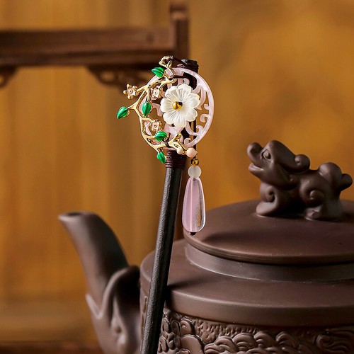 ☆送料・関税込☆VINTAGE HOLLYWOOD★Love Hairpin★ Vintage Wooden Flower Tassel Hairpin Chopsticks Hair Stick