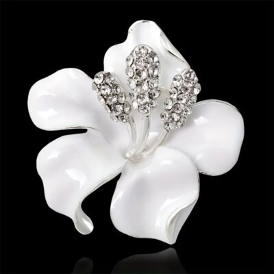 1 pc Elegant White Enamel Lily Flower three-dimensional Brooch Pin