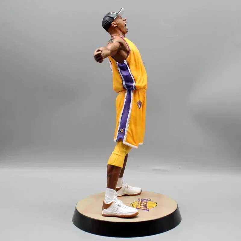 【ほぼ新品】Kobe Bryant コービブライアント　フィギュア　約34cm ほぼ新品】Kobe Bryant コービブライアント フィギュア 約34cm