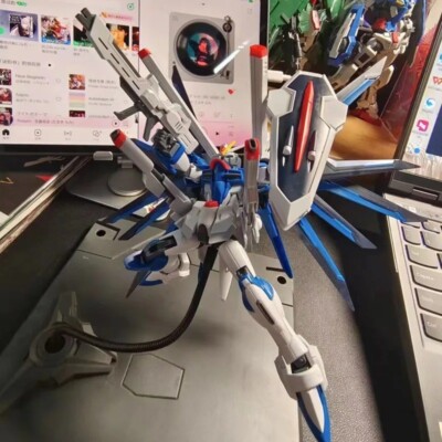 Rising Freedom Gundam Assembly Model Kit - SEED Collection Action Figures
