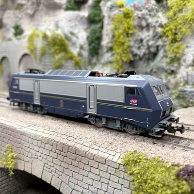 Locomotive électrique BB 26005,  "Train Spéciaux", logo Carmillon, SNCF, Ep. VI 