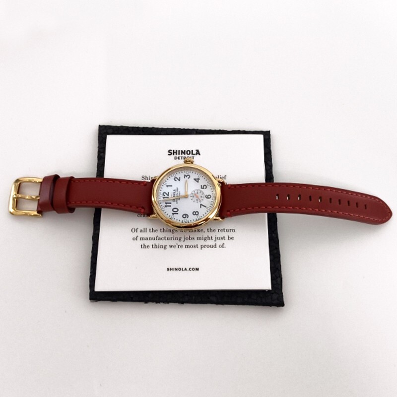 Pre-owned Shinola Runwell Gold Case With Brown Leather Strap Men & Women Watch 41mm