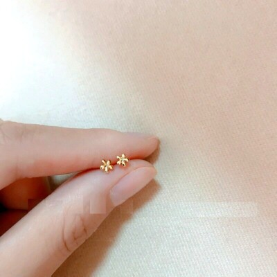 Adorable Tiny Flower Daisy Silver/Gold Stud Earrings