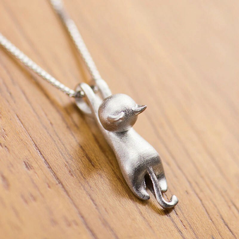 Halskette mit Anhänger. Katze - Schmuck. Farbe Silber.