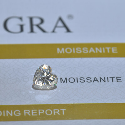 Excellent Cut White Heart D Color VVS1 Moissanite Stone With GRA Certificate