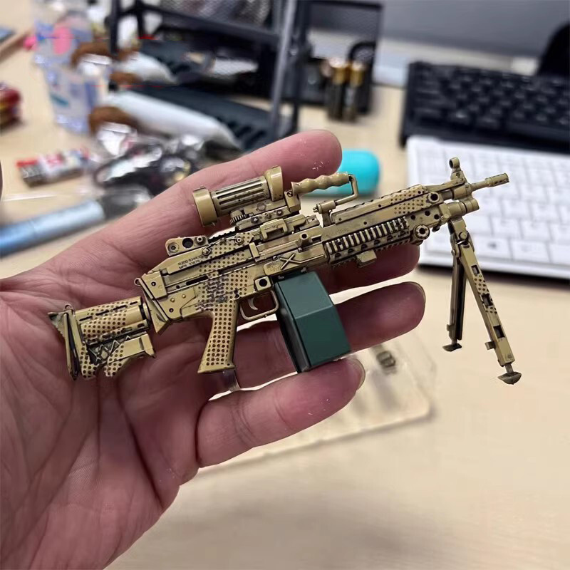1/6 Male Sand M249 Machine Gun Rifle Weapon Model For 12