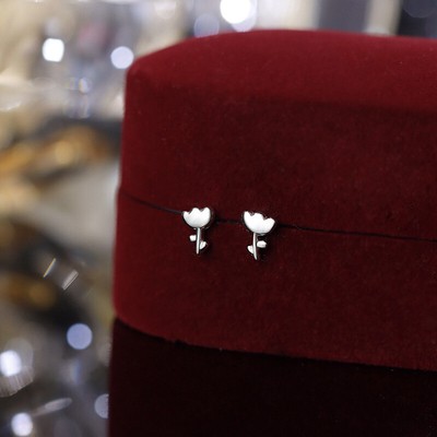 Lovely Adorable Tiny Flower Tulip Bud Silver Earring Stud