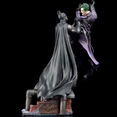 DC Figuren Batman Arkham Scene Statue VS Joker Collectors Edition Statue Gift