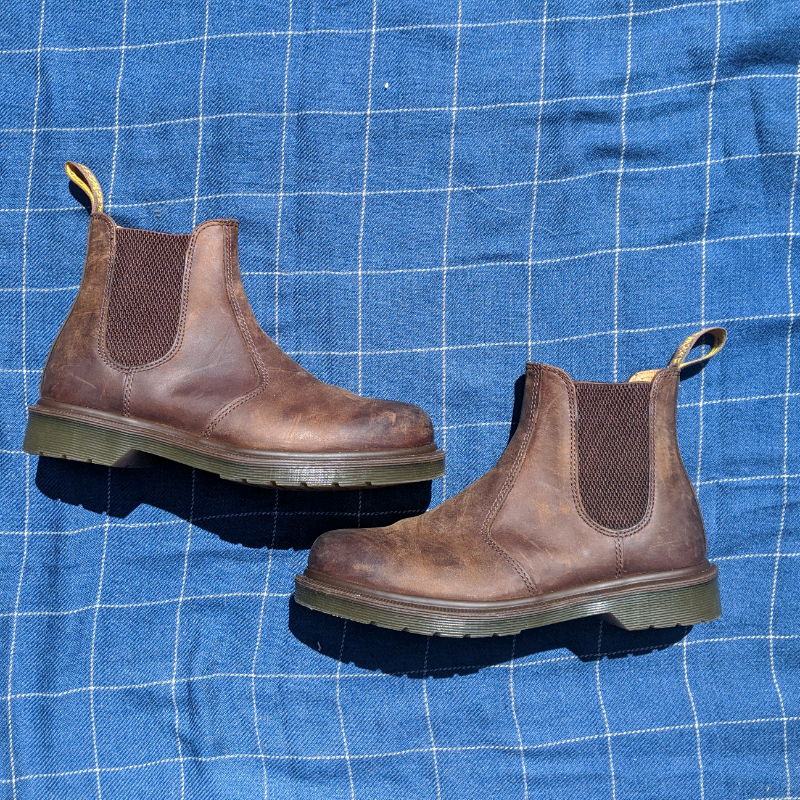 dr martens chelsea boots 5