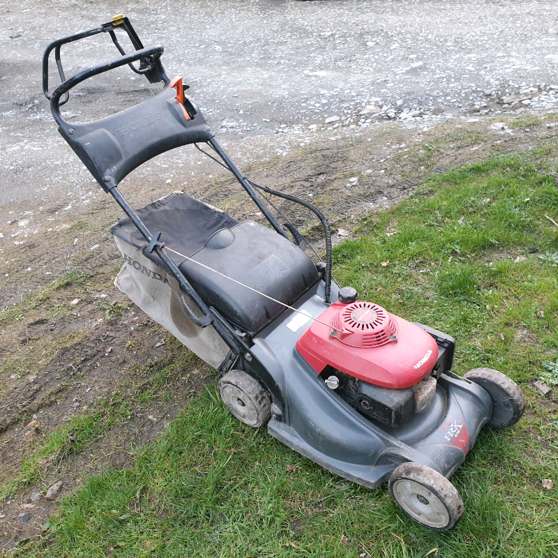 Honda HRX 476 Petrol SelfPropelled Lawn Mower in Crymych