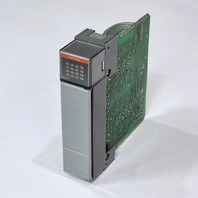 Allen Bradley SLC 500 Output Module 1746OW16 Ser. C