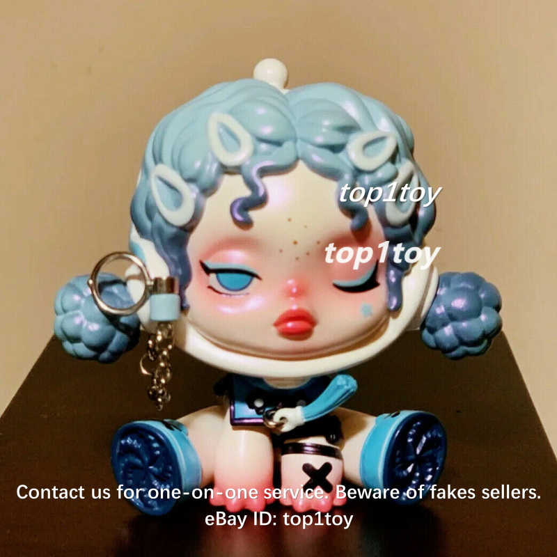 POP MART x SKULLPANDA City of Night Heart Seeker Mini Figure