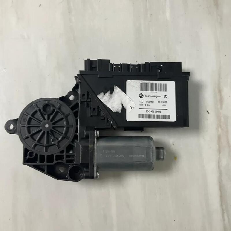 7L0959704DZ5W MOTORINO ALZACRISTALLO PORTA POSTERIORE DESTRO VOLKSWAGEN TOUAREG