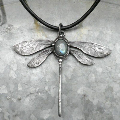 Retro Style Moonstone Crescent Pendant Necklace Charm Ladies Gifts Witch Jewelry