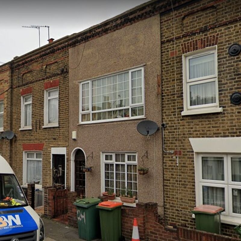 Refurbished 2 bedroom house to rent in Canning Town in Newham, London Gumtree