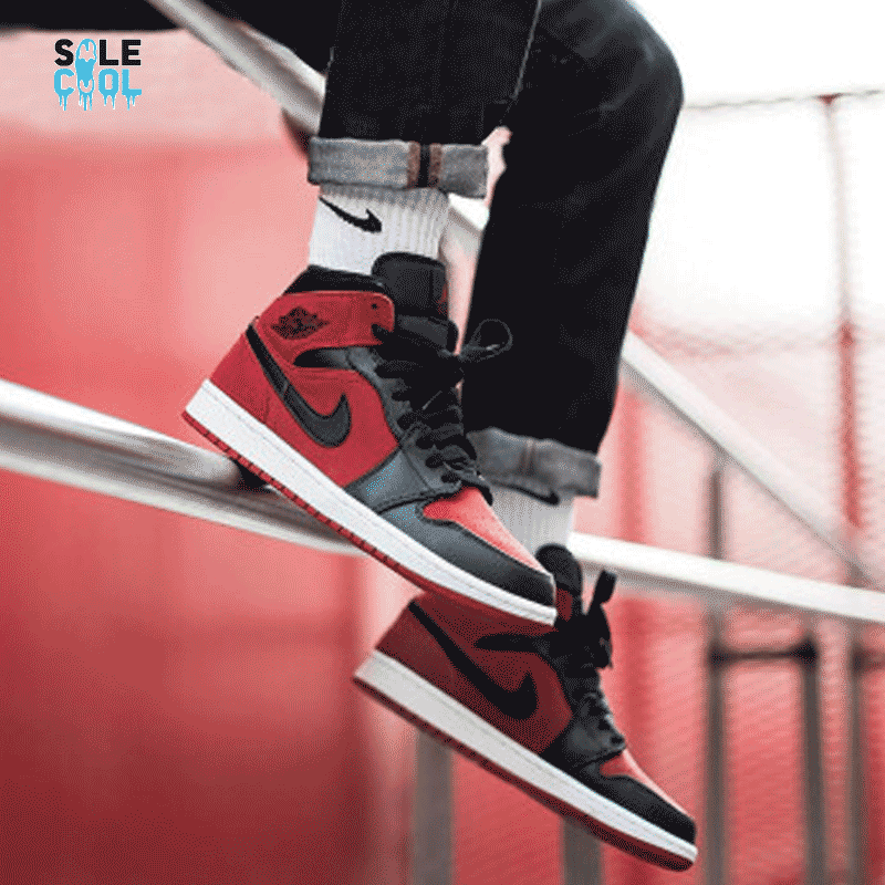 Nike air jordan 1 retro cheap mid reverse banned