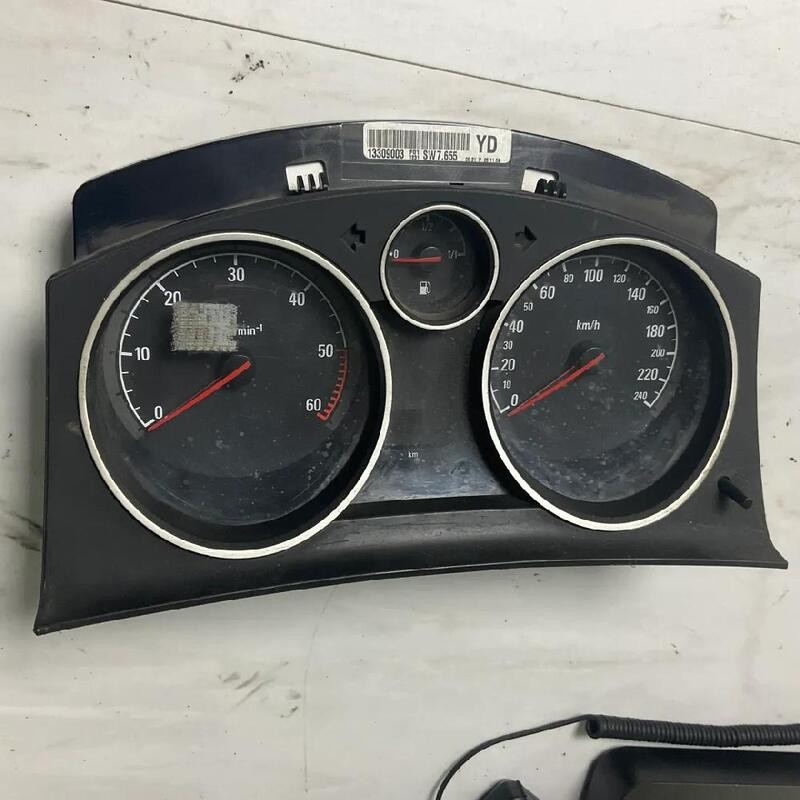 STRUMENTAZIONE COMPLETO OPEL ASTRA (A04) (01/04>03/11<) 1.7 16V 2004 13309003