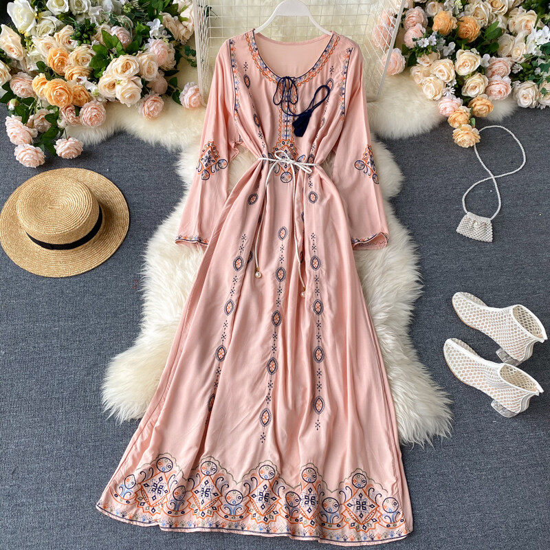 Damen Elegant Maxi Kleid Lang Böhmisch Bestickt Blumen Ethnisch Freizeit Tunika