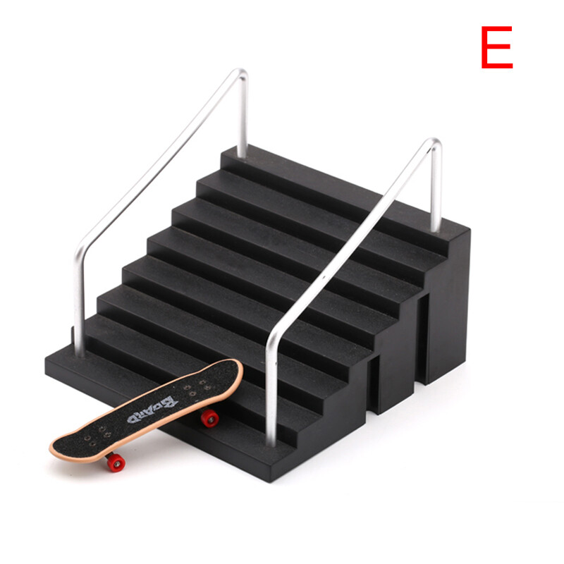 Finger Skateboards Toy Set Mini Training Skating Board with Ramp Track-