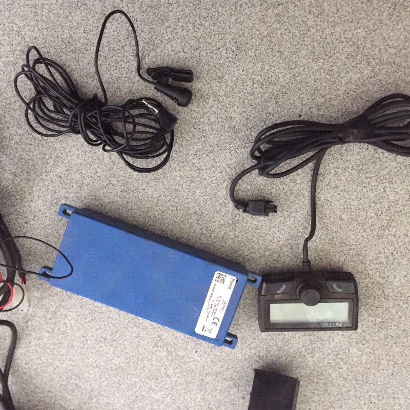 Parrot CK3100 bluetooth handsfree car kit. in Harrow, London Gumtree