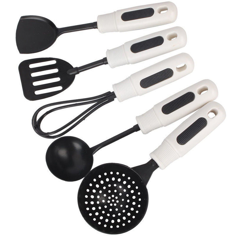 A complete set of 13 kitchen utensils and children's kitchen series toys
