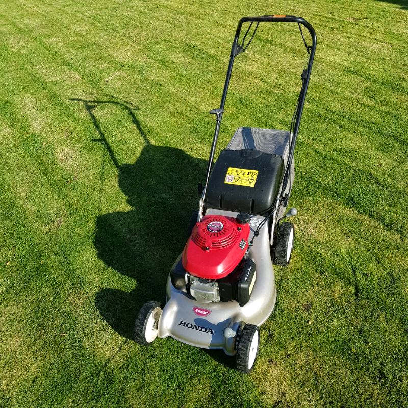 Honda izy 18" petrol self propelled lawnmower excellent condition in