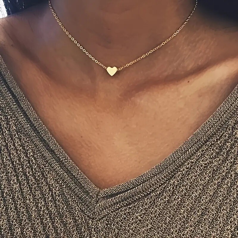 Dainty Minimalist Love Heart Necklace * Gold Colour * 18inch chain + 2inch