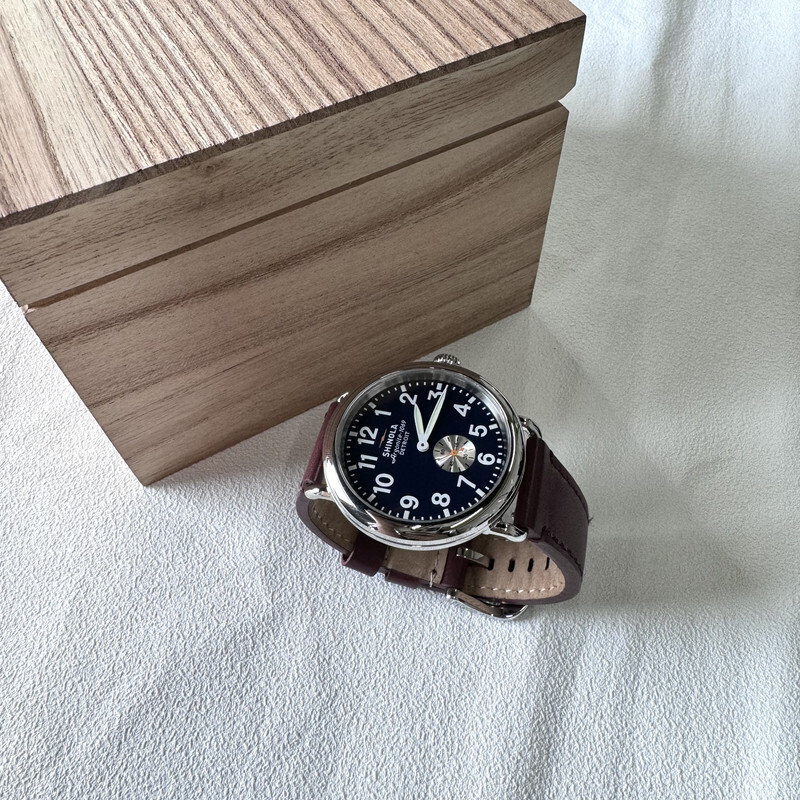 Pre-owned Shinola Runwell Midnight Blue Dial Red Leather Strap Mens Quartz Watch 41mm