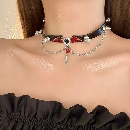 Y2K Punk PU Leather Devil Wings Heart Zircon Rivet Necklace for Women Men Stylis