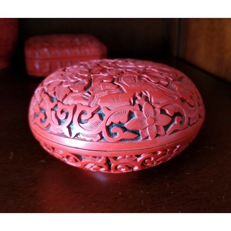 Chinese Carved Chrysanthemum Cinnabar Round Gift Box